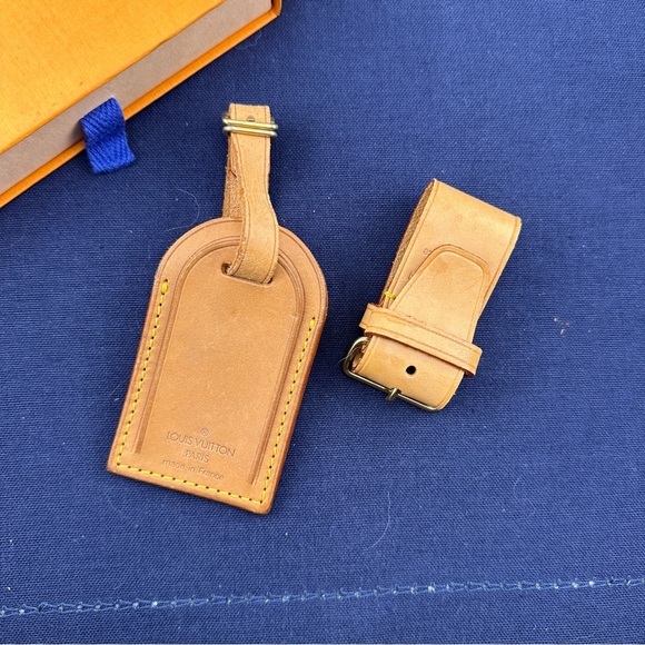 AUTHENTIC Vachetta Leather Luggage tag and loop. - Picture 1 of 4